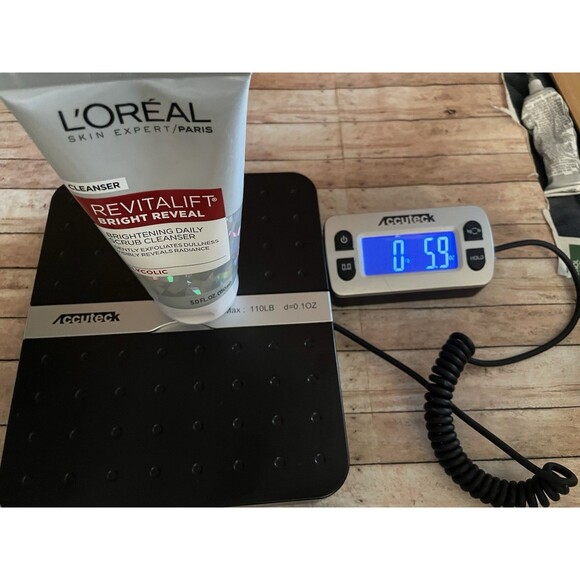 Set of 2 L'Oreal Cleanser Revitalift  Daily Scrub Cleanser 5.0oz Each New Unused - Picture 3 of 4